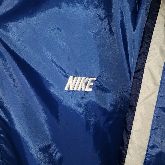 Nike Windbreaker Large - Picture 2 of 5